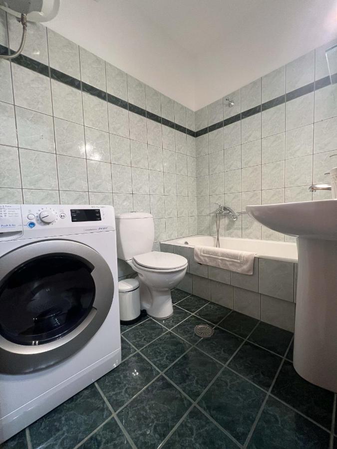 Clio City Center Apartments Ioannina Bagian luar foto